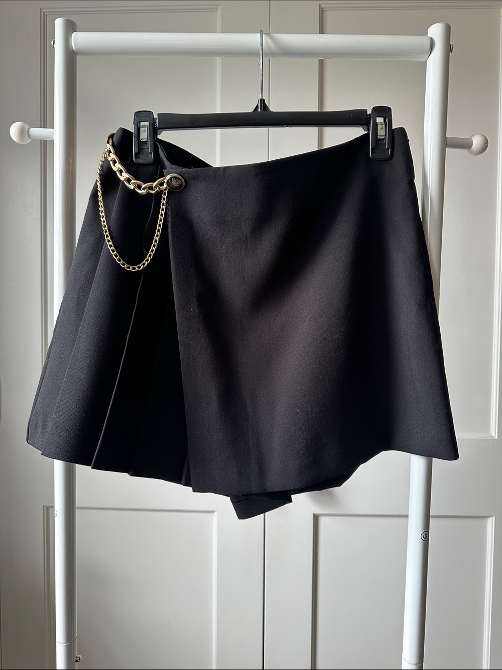 NWOT Zara Black Chain-Accent Wrap Skort